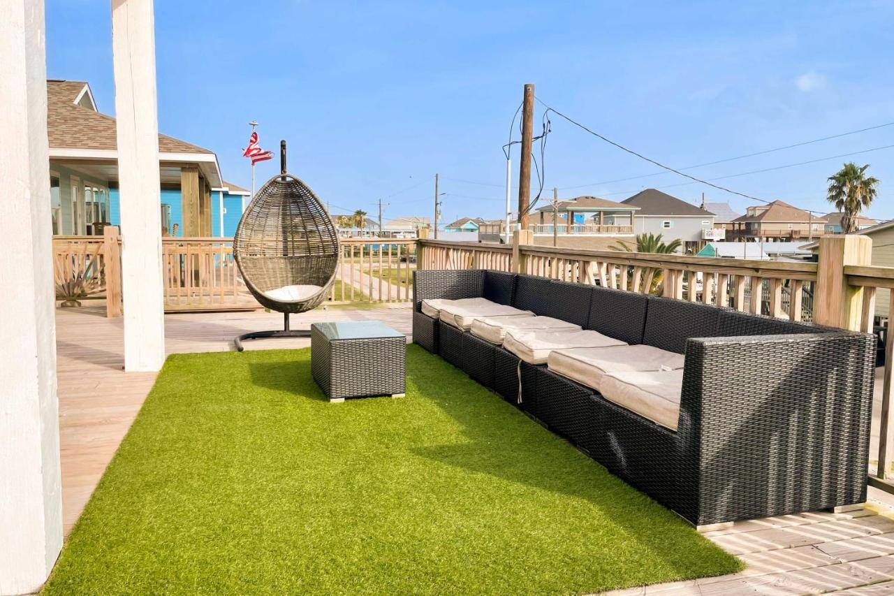 Chic Crystal Beach Escape With Deck - Walk To Beach! Bolivar Peninsula Экстерьер фото